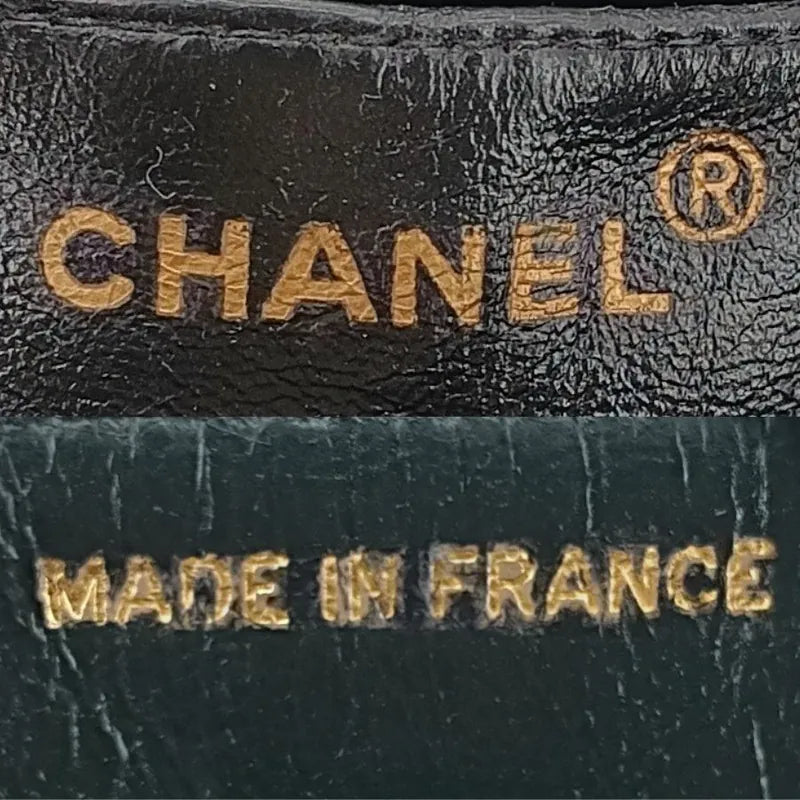 rb581-chanel-vintage-black-lambskin-chevron-flap-bag