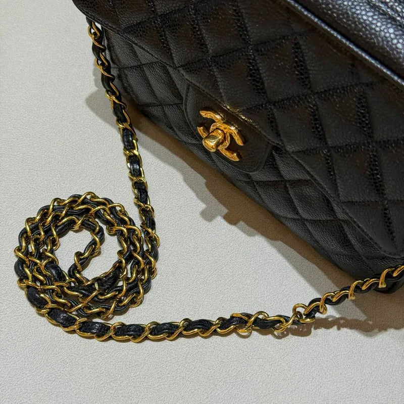 rc471-chanel-vintage-black-caviar-leather-quilted-camera-bag
