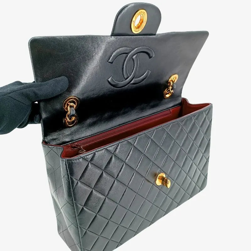 js527-chanel-vintage-black-lambskin-maxi-classic-flap-bag