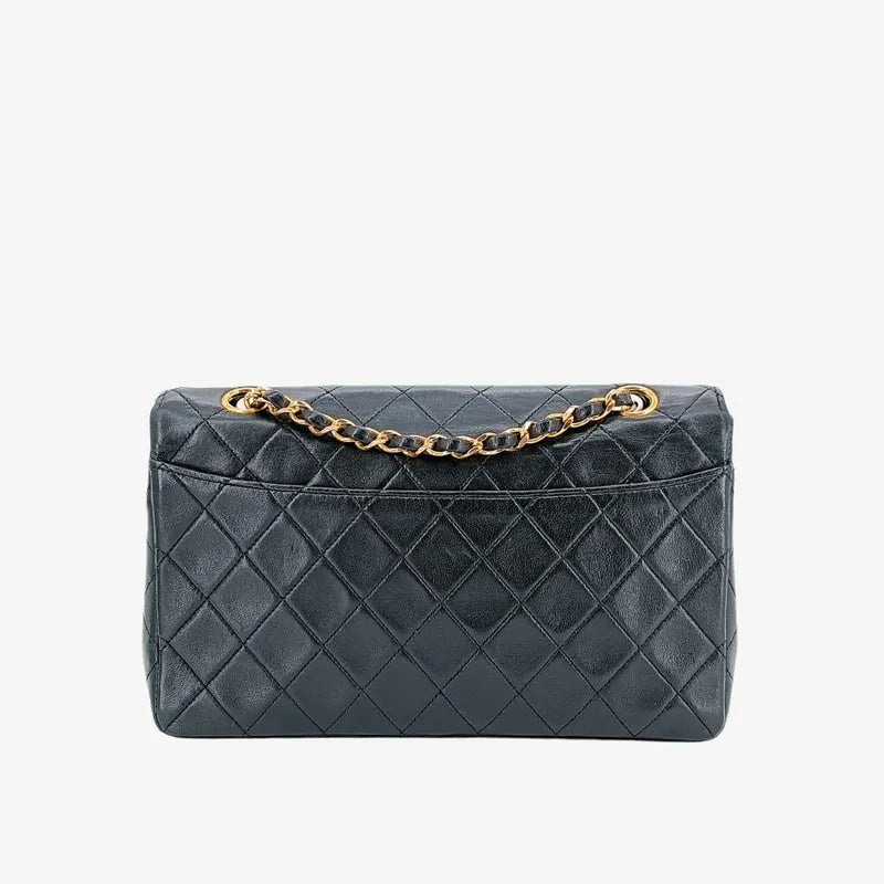ju697-chanel-vintage-black-lambskin-quilted-flap-bag