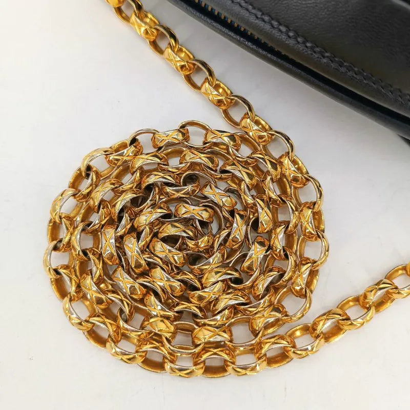 rb526-chanel-vintage-navy-lambskin-gold-chain-camera-bag