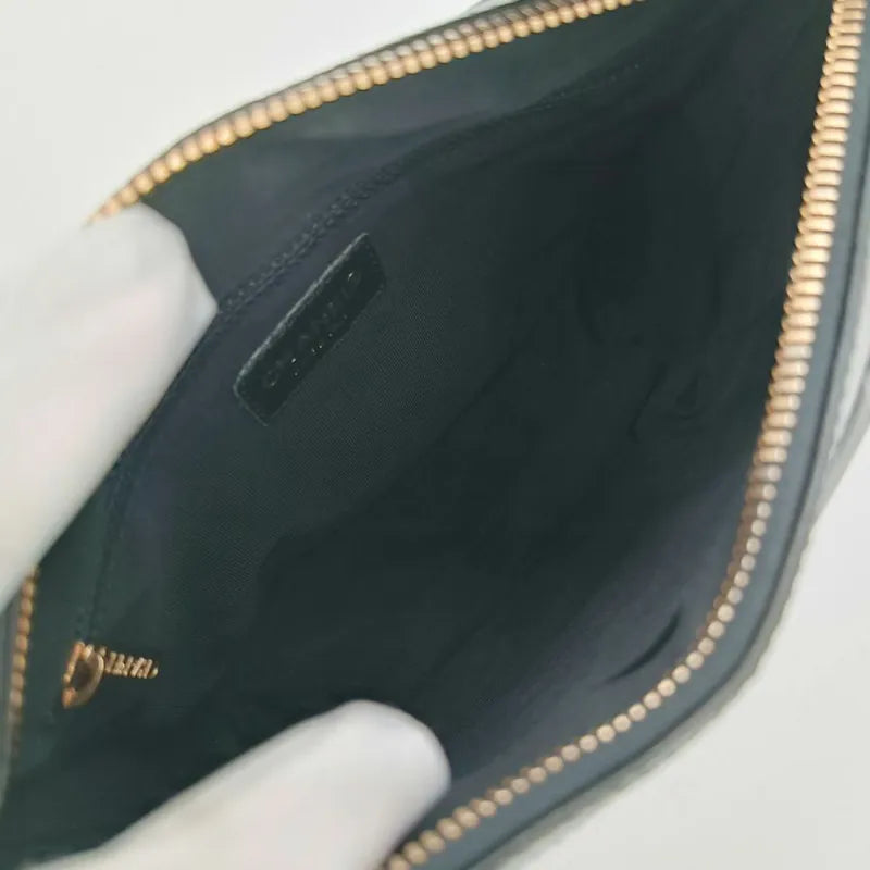 rb011-chanel-vintage-black-lambskin-chocolate-bar-handbag