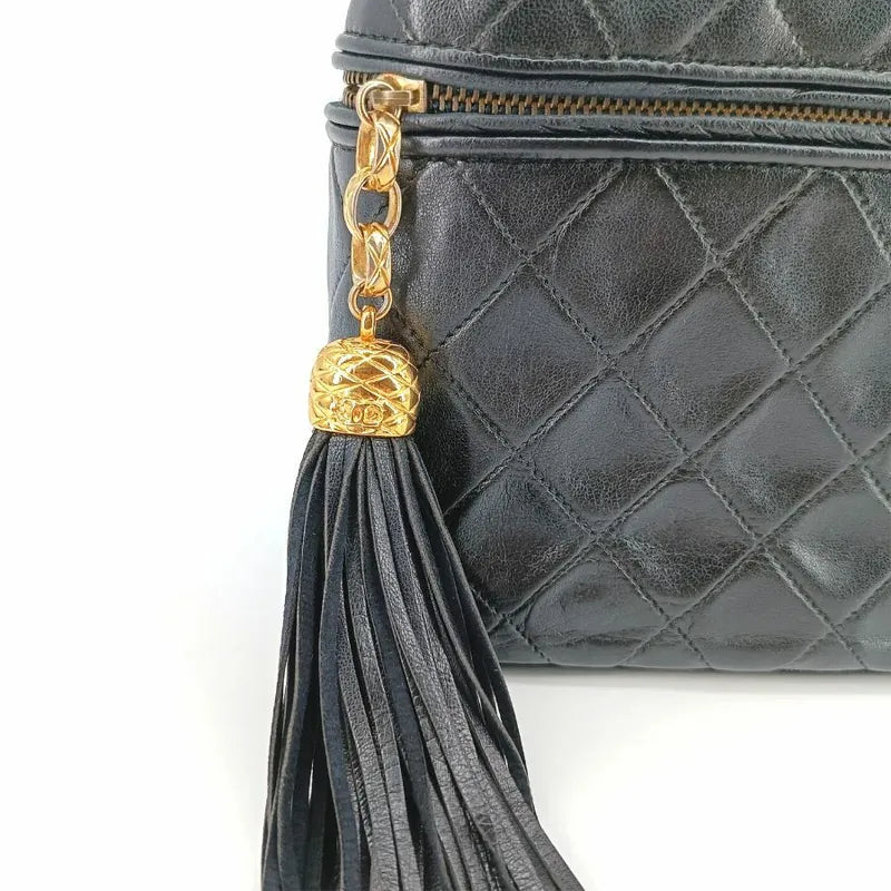 jt264-chanel-vintage-black-lambskin-tassels-gold-chain-camera-bag