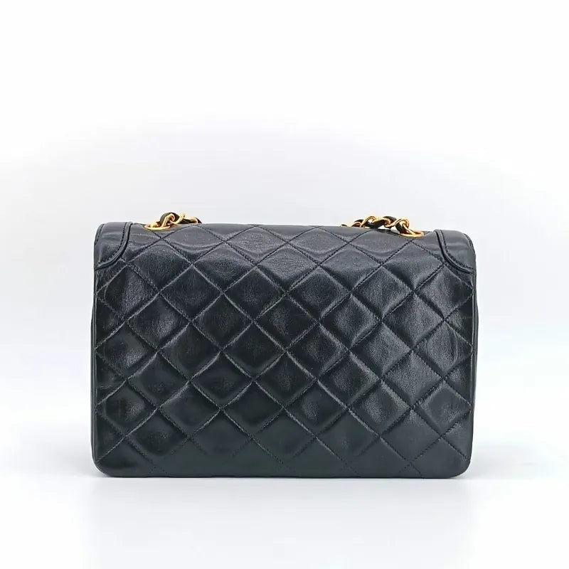jr659-chanel-vintage-black-lambskin-quilted-flap-bag