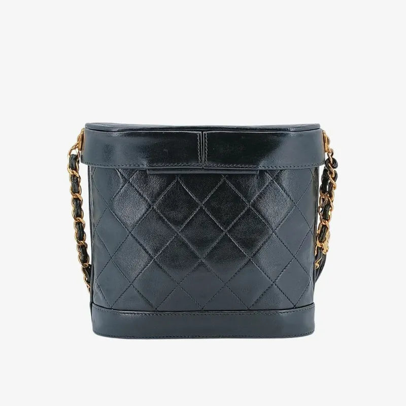 c414-chanel-vintage-black-lambskin-tassels-bucket-bag
