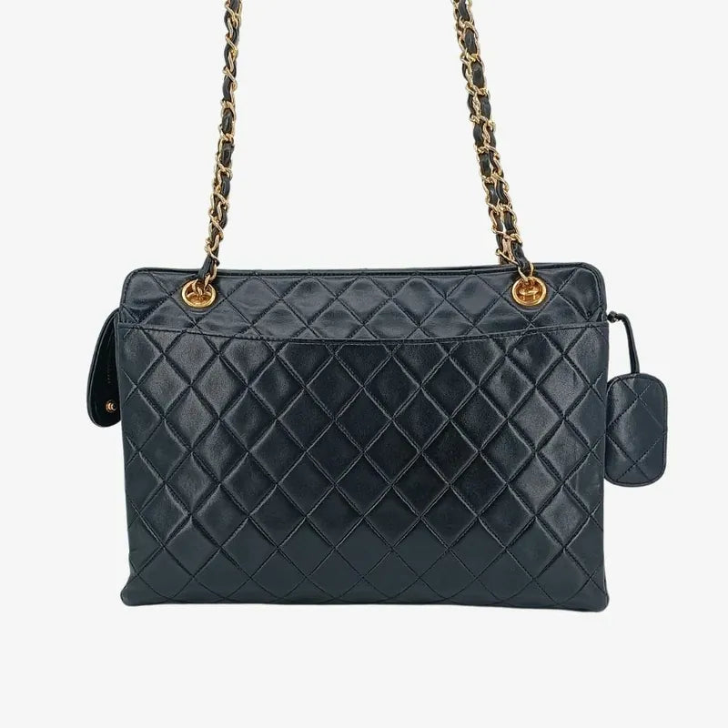 jt519-chanel-vintage-black-lambskin-quilted-tote-bag