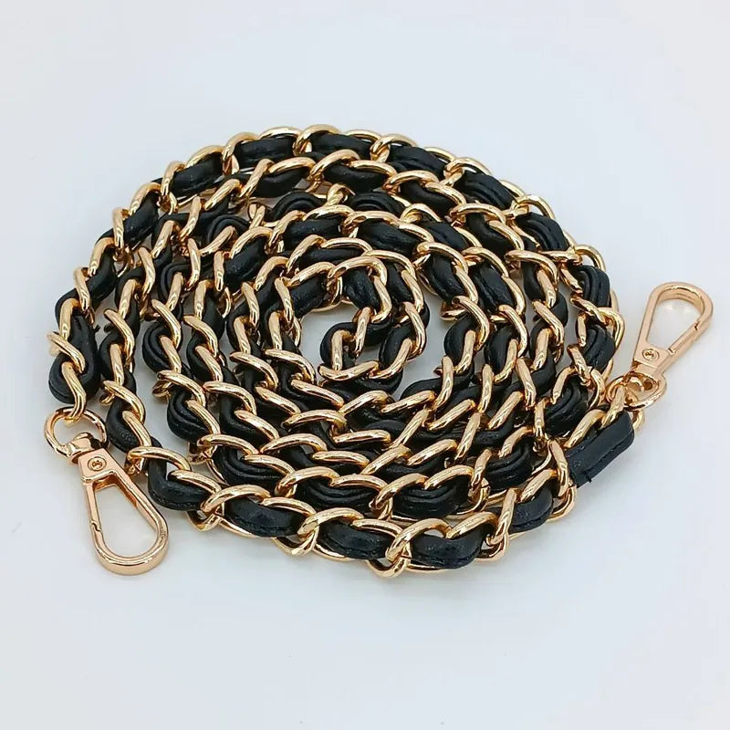 js672-chanel-vintage-black-caviar-leather-cosmetic-bag