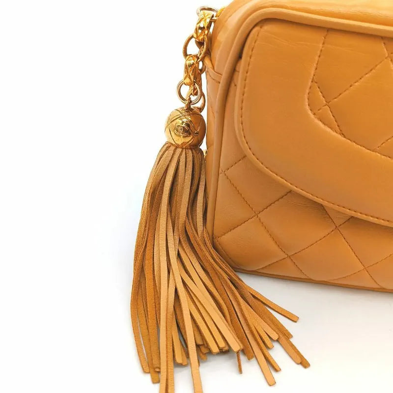 ra199-chanel-vintage-beige-lambskin-gold-chain-camera-bag
