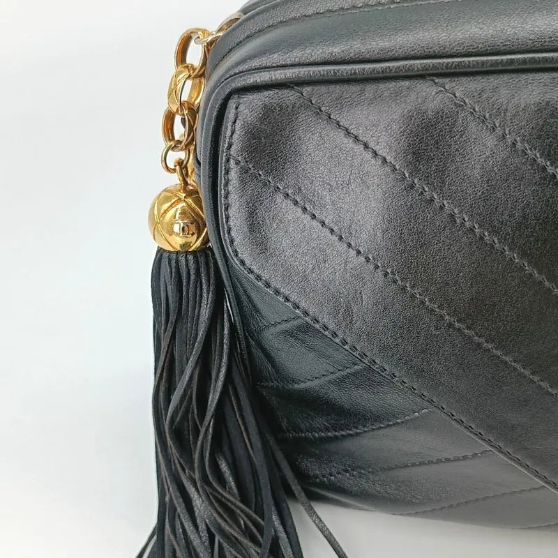 c352-chanel-vintage-black-lambskin-gold-chain-camera-bag