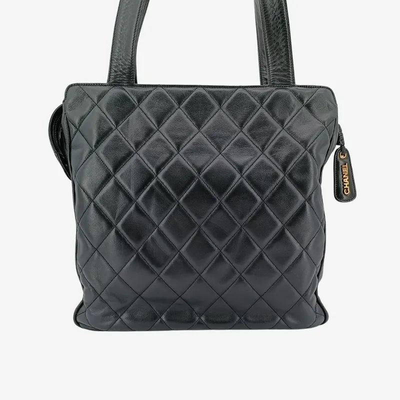 ra916-chanel-vintage-black-lambskin-quilted-tote-bag