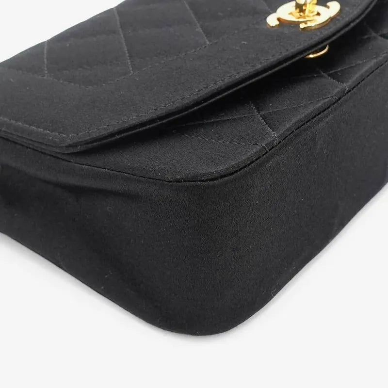 js074-chanel-vintage-black-satin-gold-chain-19cm-diana-flap-bag