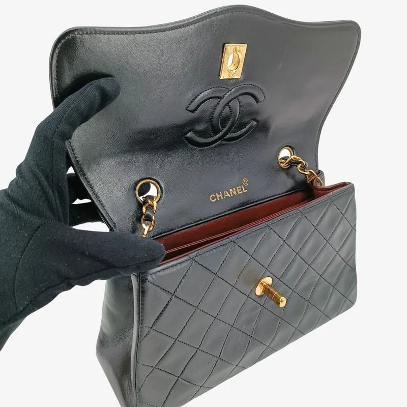 jt617-chanel-vintage-black-lambskin-quilted-flap-bag