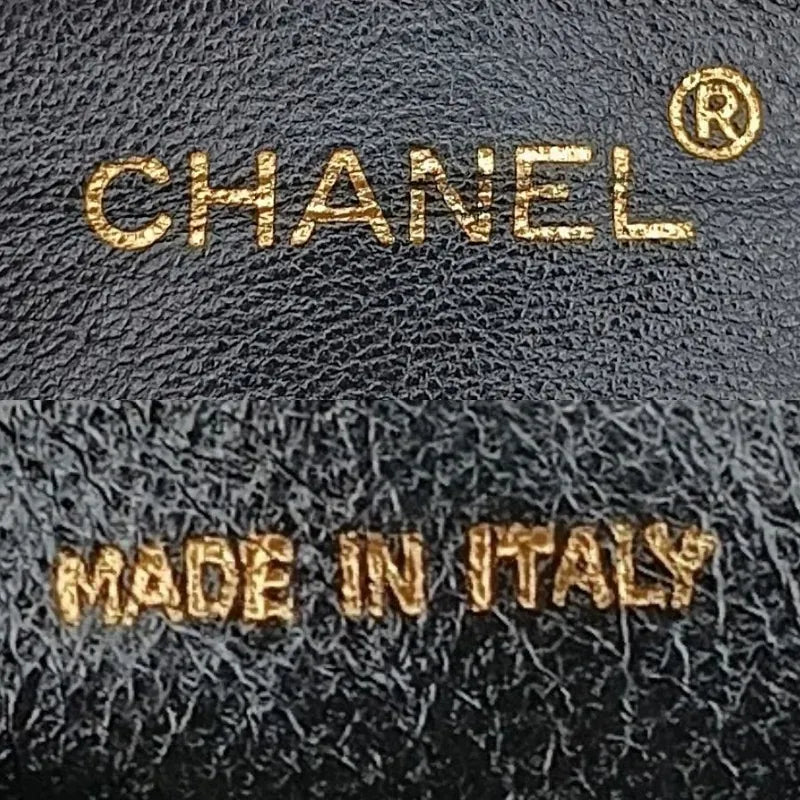 ra560-chanel-vintage-black-lambskin-quilted-camera-bag