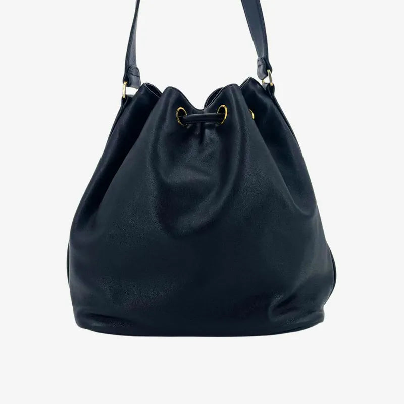 jw573-chanel-vintage-black-lambskin-bucket-bag