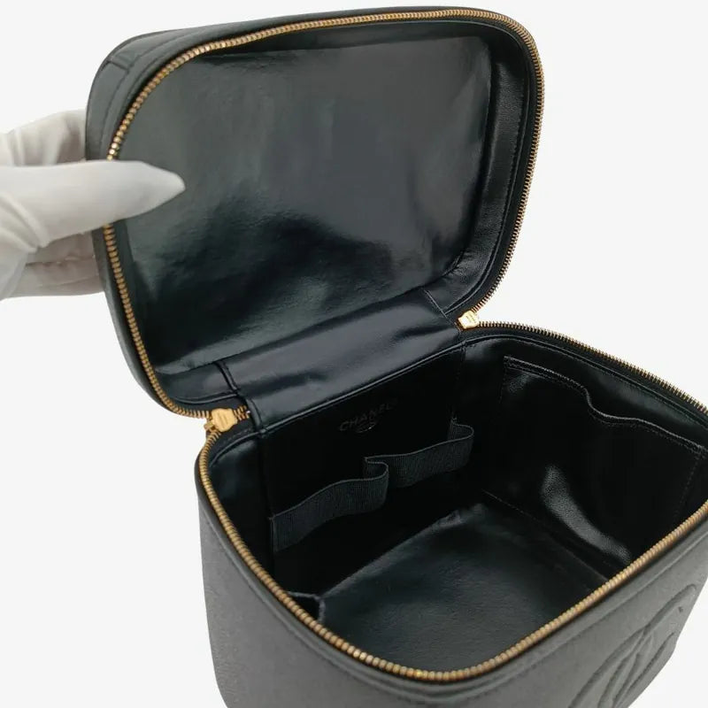 ra547-chanel-vintage-black-caviar-embossed-logo-cosmetic-bag