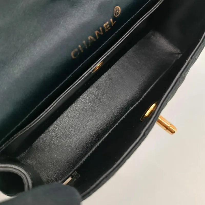 ra381-chanel-vintage-black-satin-lambskin-gold-chain-flap-bag