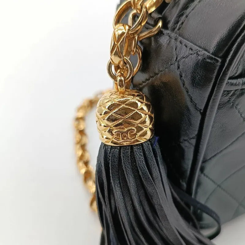 jr537-chanel-vintage-black-lambskin-tassel-camera-bag