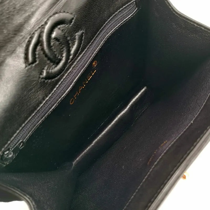 js689-chanel-vintage-black-lambskin-octagonal-flap-bag