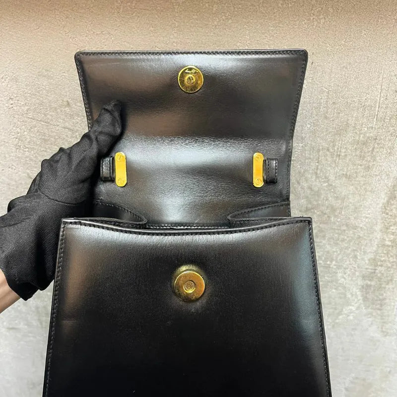 rc766-salvatore-ferragamo-vintage-black-leather-handbag