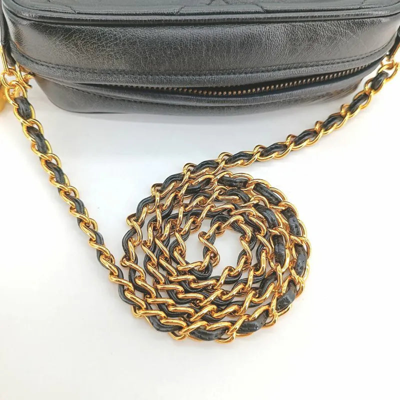 ra465-chanel-vintage-black-lambskin-quilted-camera-bag