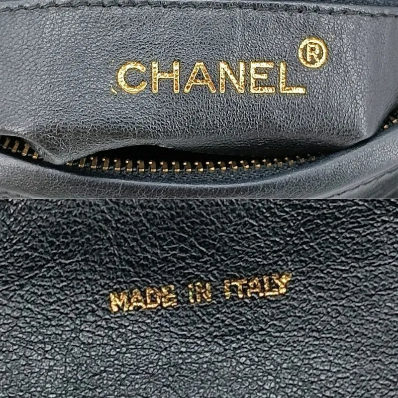 jt437-chanel-vintage-black-lambskin-gold-chain-camera-bag