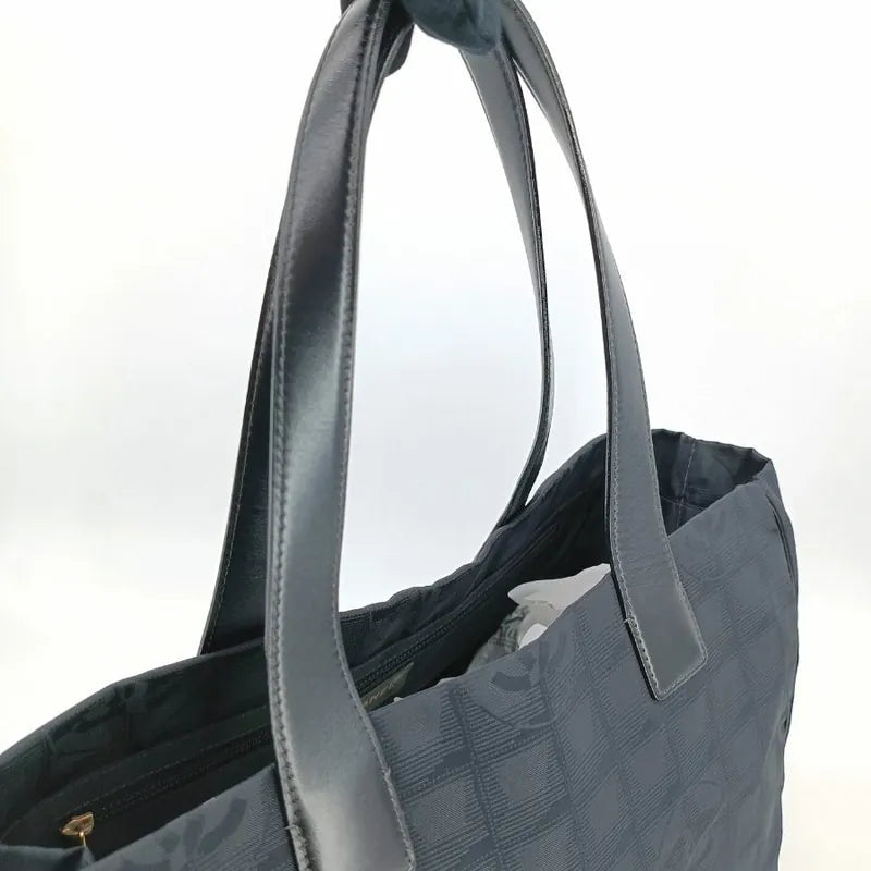 jt038-chanel-vintage-black-nylon-tote-bag