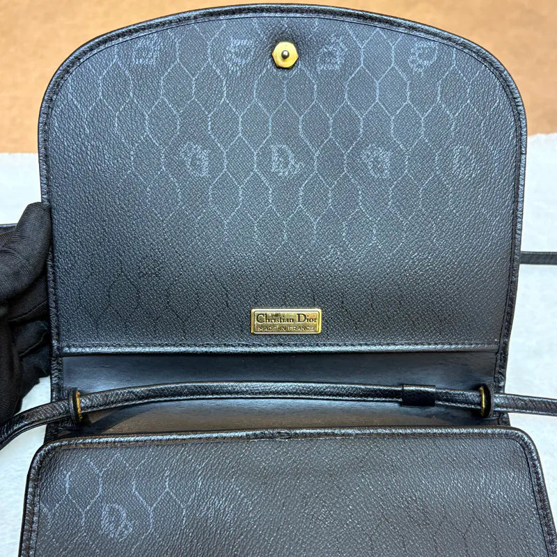 rc768-christian-dior-vintage-black-leather-crossboby-bag