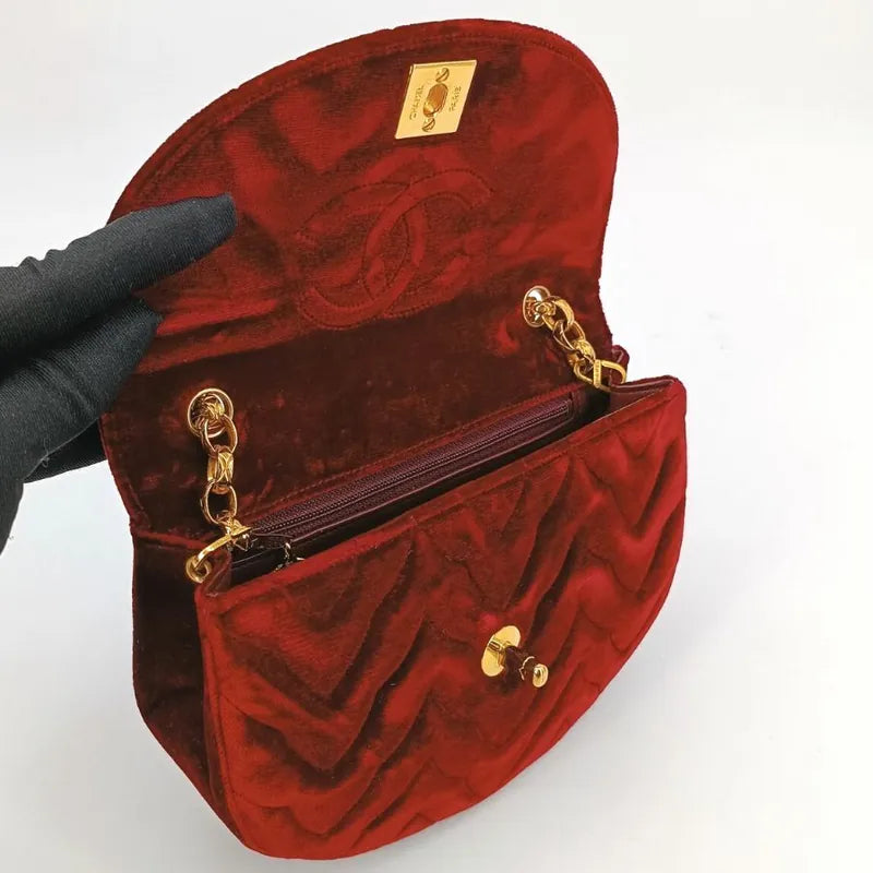 c452-chanel-vintage-red-velvet-gold-chain-half-moon-flap-bag