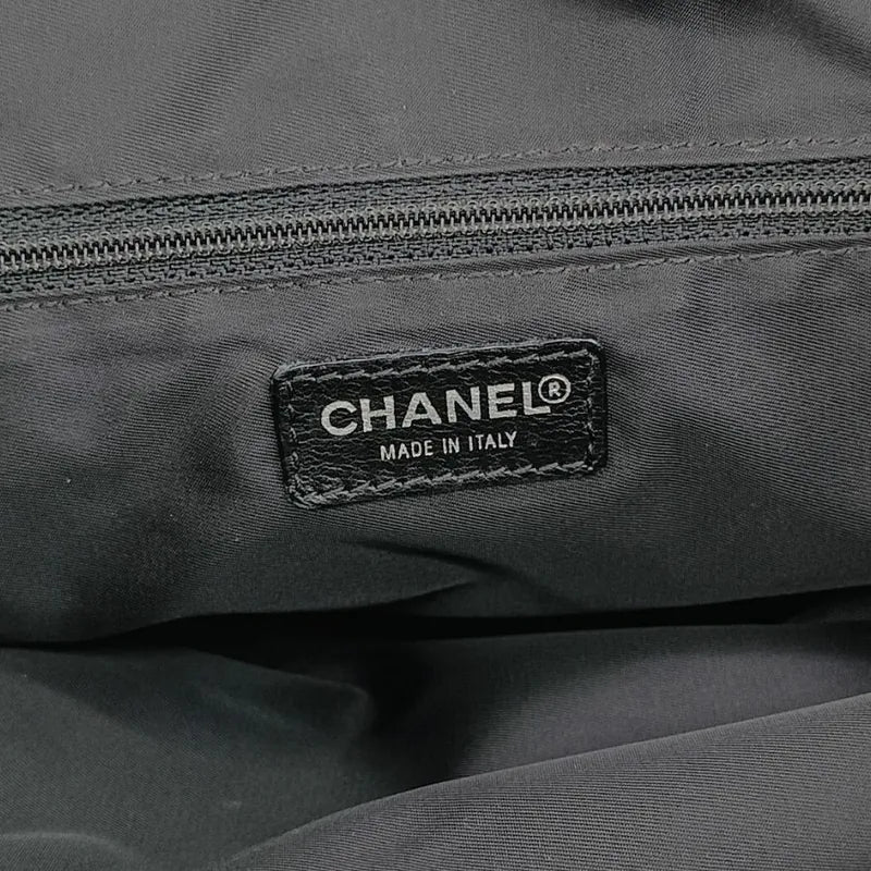 jt386-chanel-vintage-black-nylon-handbag