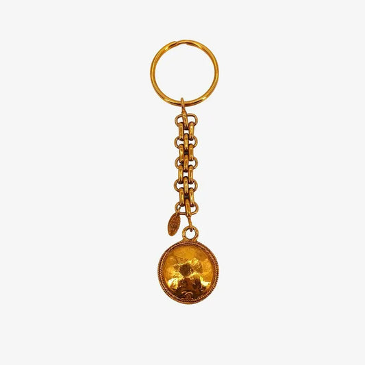 ra157-chanel-gold-key-ring