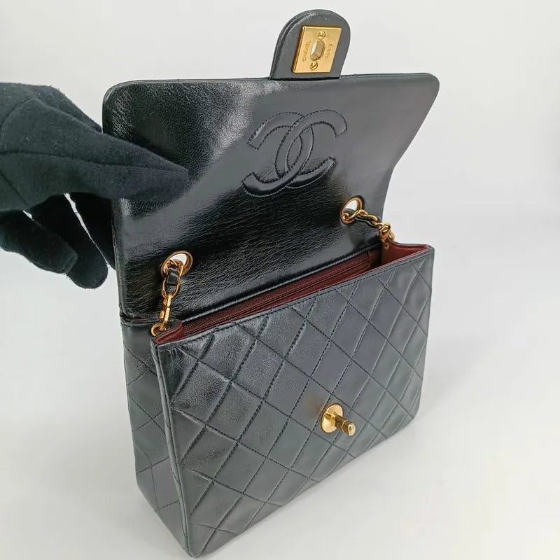 jt440-chanel-vintage-black-lambskin-20cm-mini-square-flap-bag