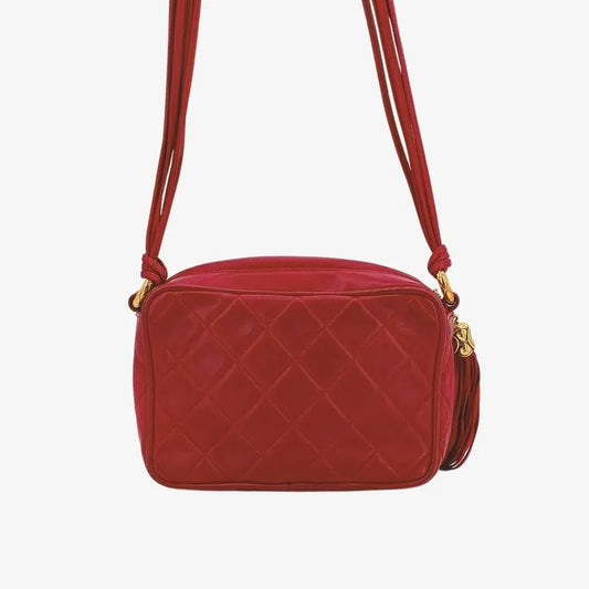 jt690-chanel-vintage-red-lambskin-tassel-camera-bag