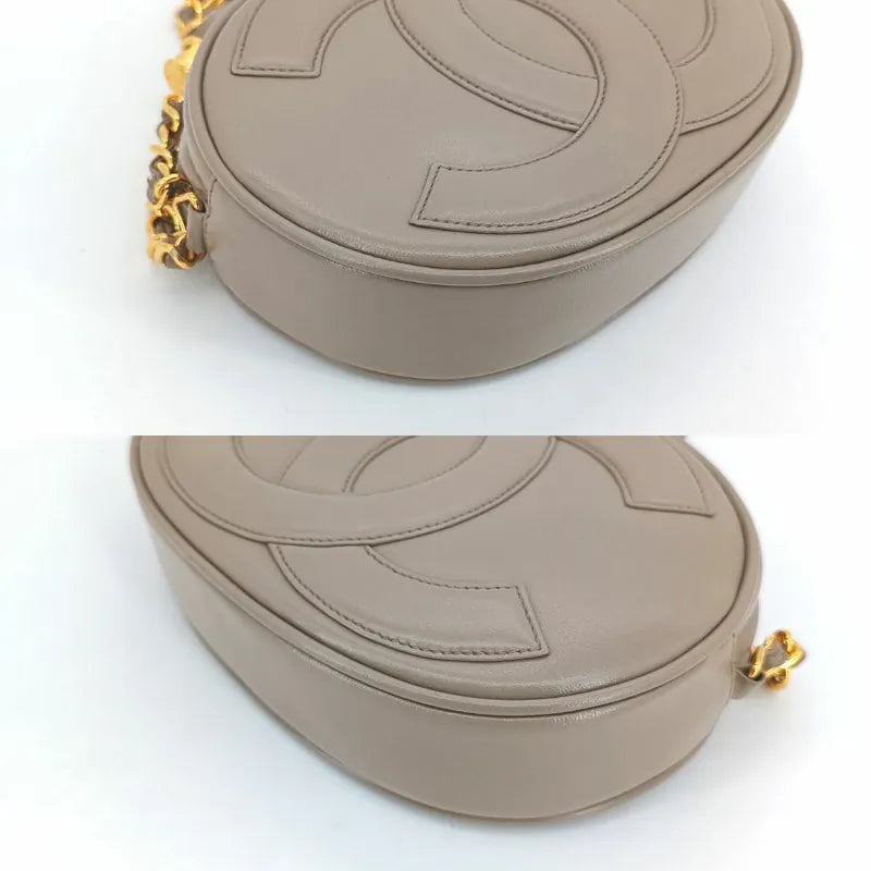 ra422-chanel-vintage-grey-lambskin-oval-camera-bag