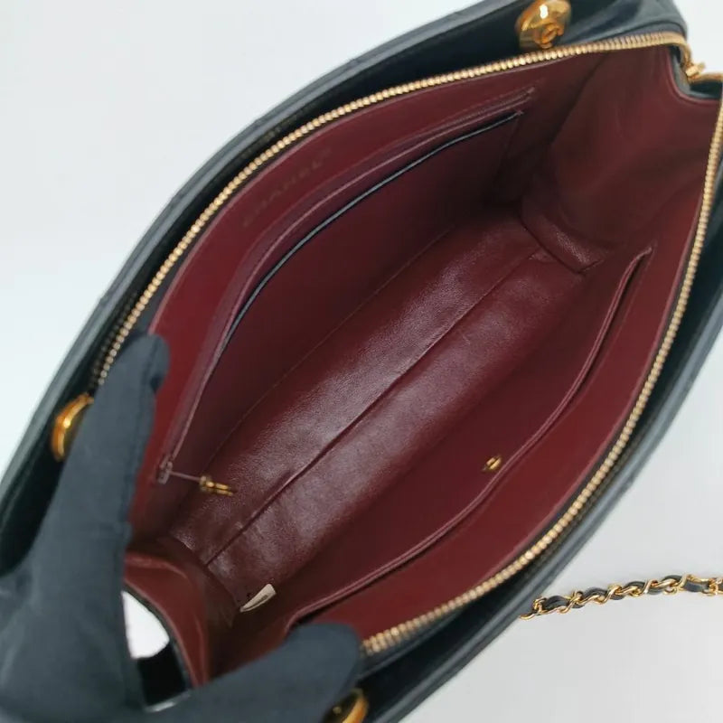 jt519-chanel-vintage-black-lambskin-quilted-tote-bag