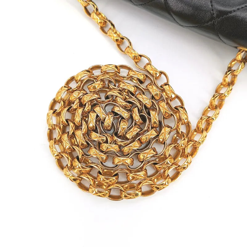 ra495-chanel-vintage-black-lambskin-quilted-gold-chain-flap-bag