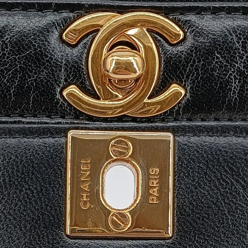 ra495-chanel-vintage-black-lambskin-quilted-gold-chain-flap-bag