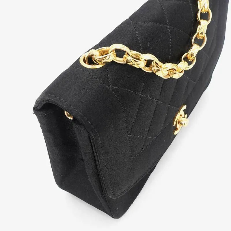 js074-chanel-vintage-black-satin-gold-chain-19cm-diana-flap-bag