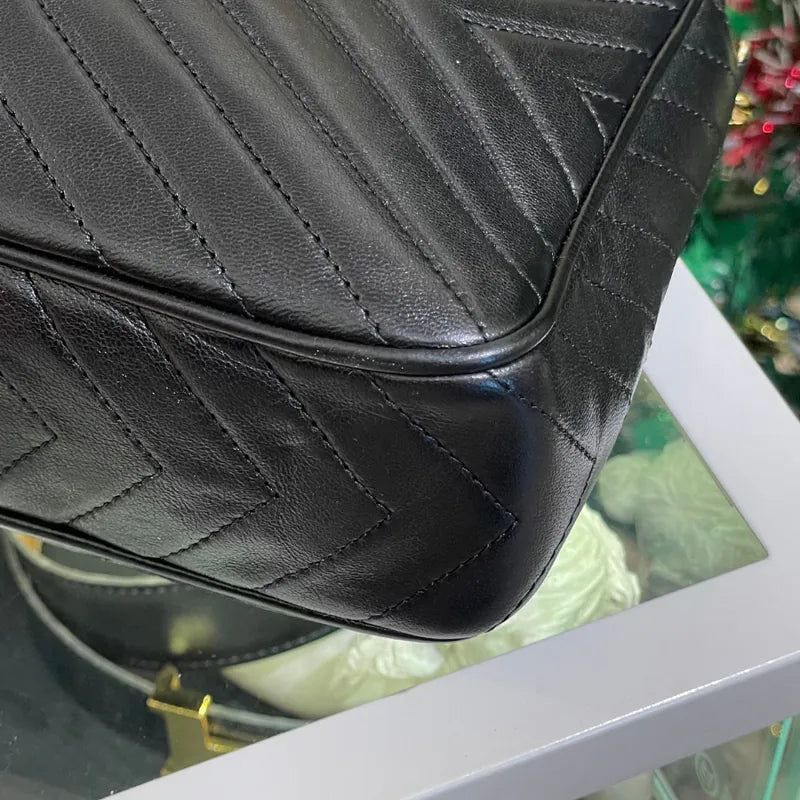 jw596-chanel-vintage-black-lambskin-chevron-camera-bag