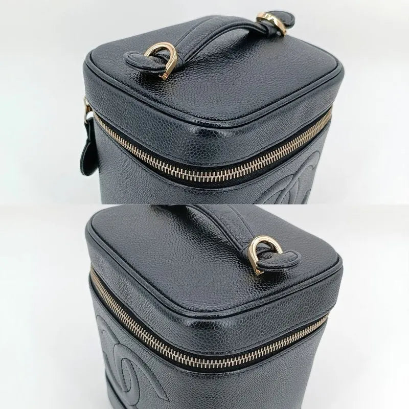 js672-chanel-vintage-black-caviar-leather-cosmetic-bag