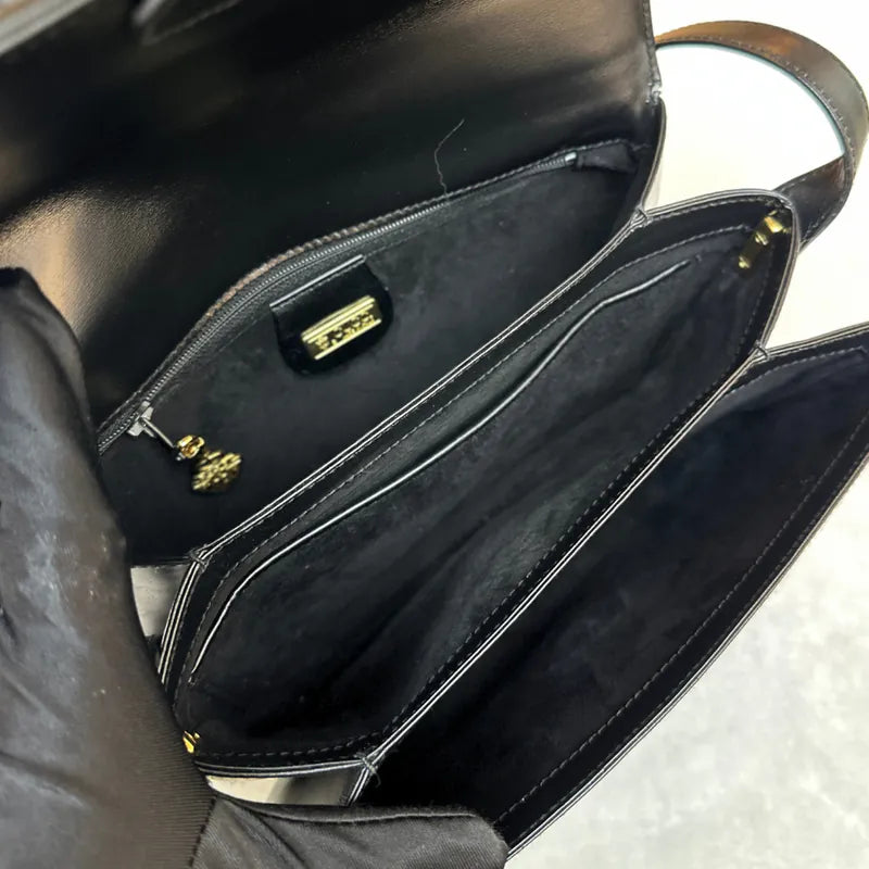 rc399-gucci-vintage-black-box-leather-shoulder-bag