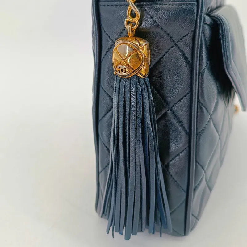 jw070-chanel-vintage-navy-lambskin-tassel-camera-bag