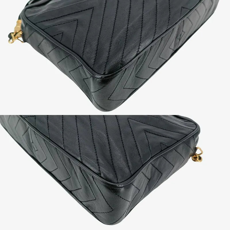 js938-chanel-vintage-black-lambskin-chevron-camera-bag