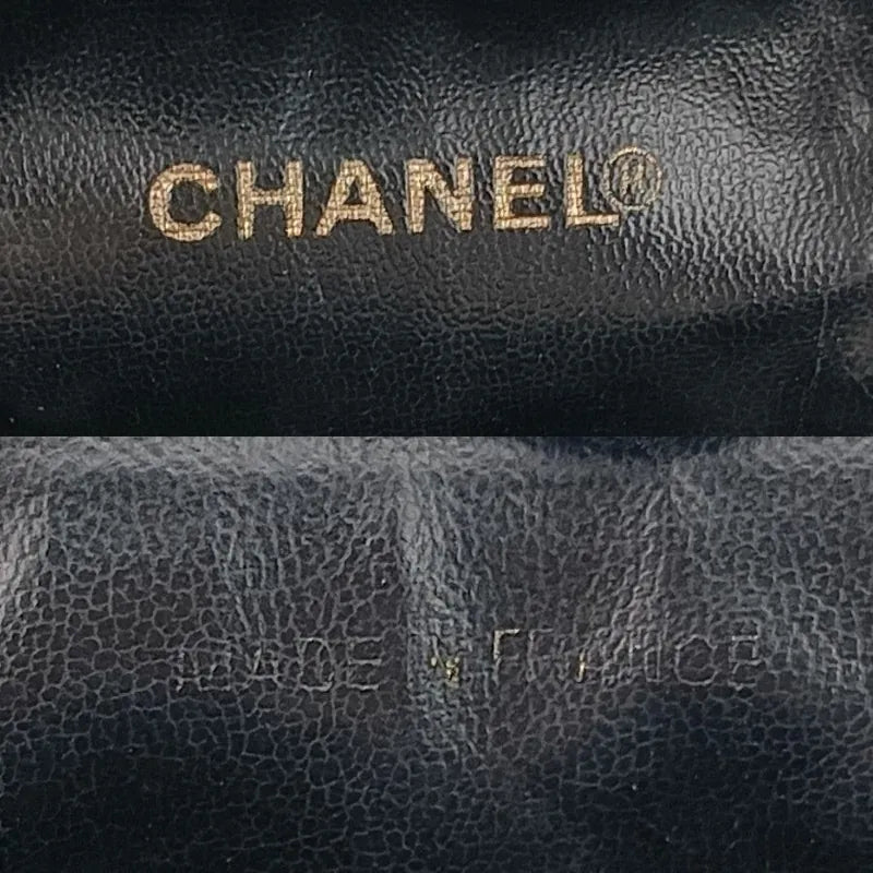 jah180-chanel-vintage-black-caviar-leather-cosmetic-bag