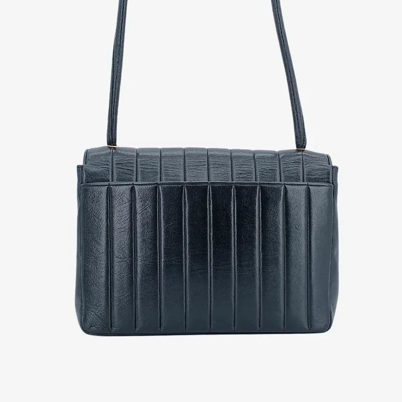 js040-chanel-vintage-black-lambskin-vertical-flap-bag