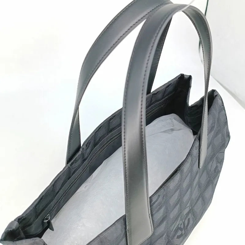 tk014-chanel-vintage-black-nylon-tote-bag