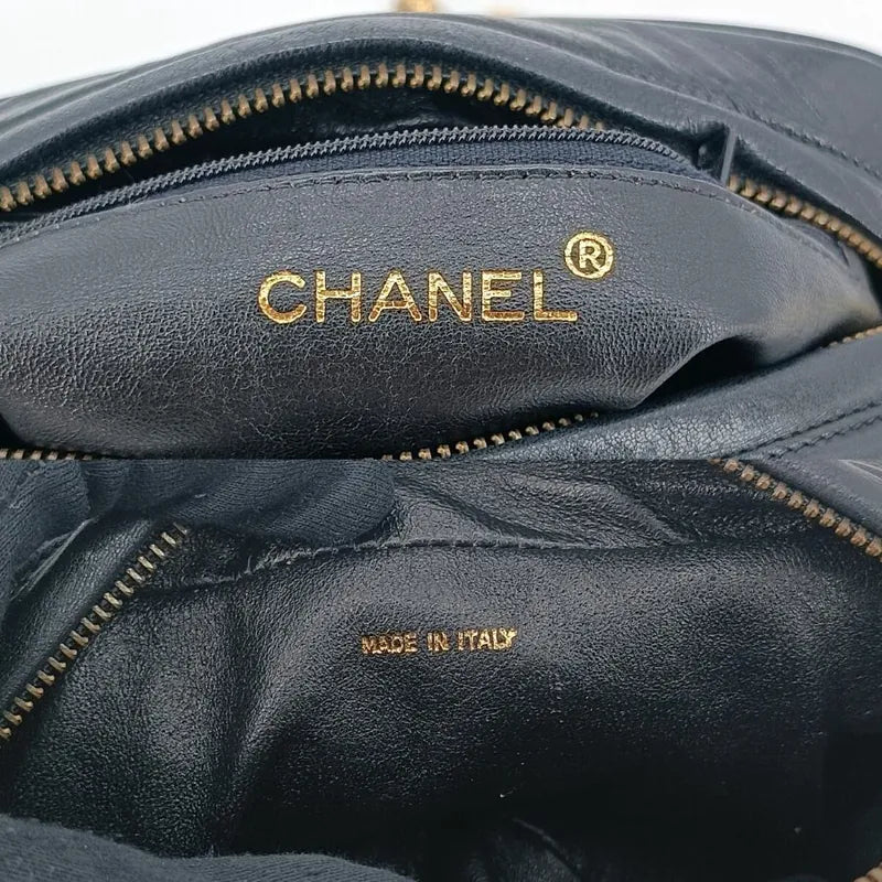 jt343-chanel-vintage-black-lambskin-gold-chain-tassel-camera-bag