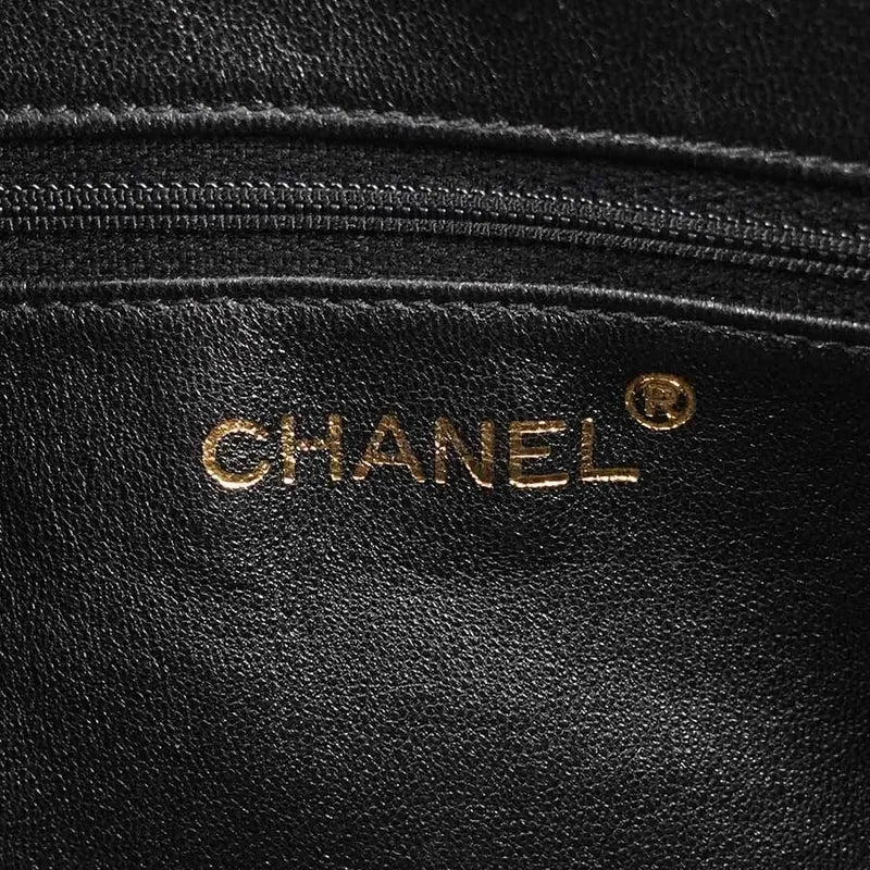 jah48-chanel-vintage-black-caviar-golden-ball-camera-bag