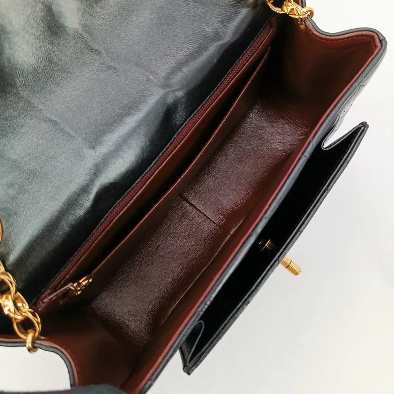 jt941-chanel-vintage-black-lambskin-gold-chain-flap-bag