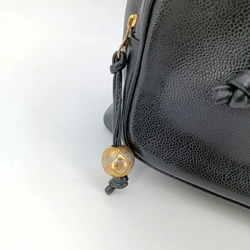 ra170-chanel-vintage-black-caviar-leather-flap-backpack