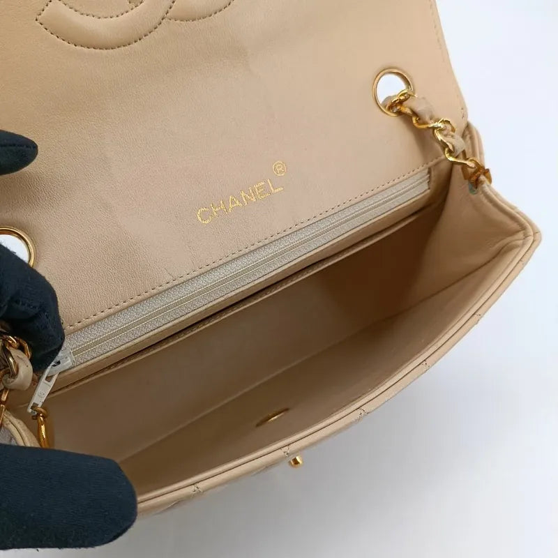 jah78-chanel-vintage-beige-lambskin-half-moon-flap-bag